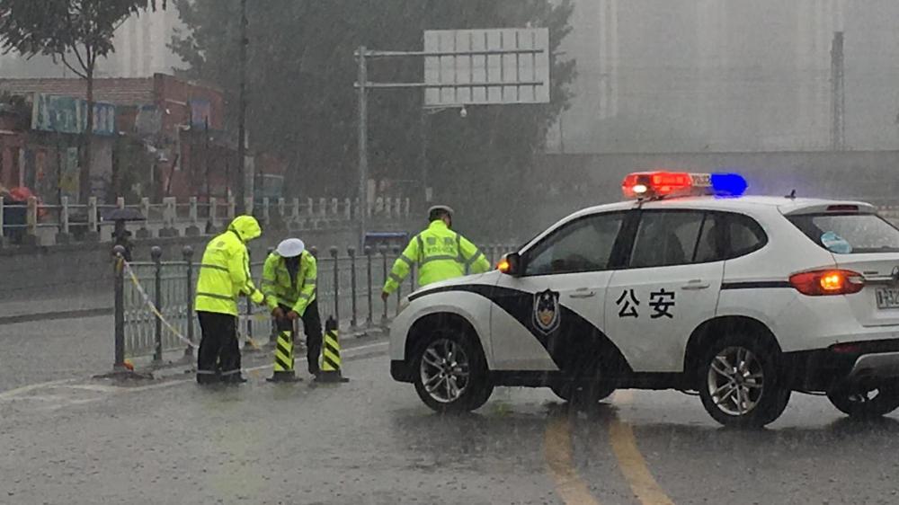 廊坊交警：雨再大也澆不滅他們的責(zé)任與擔(dān)當(dāng)！